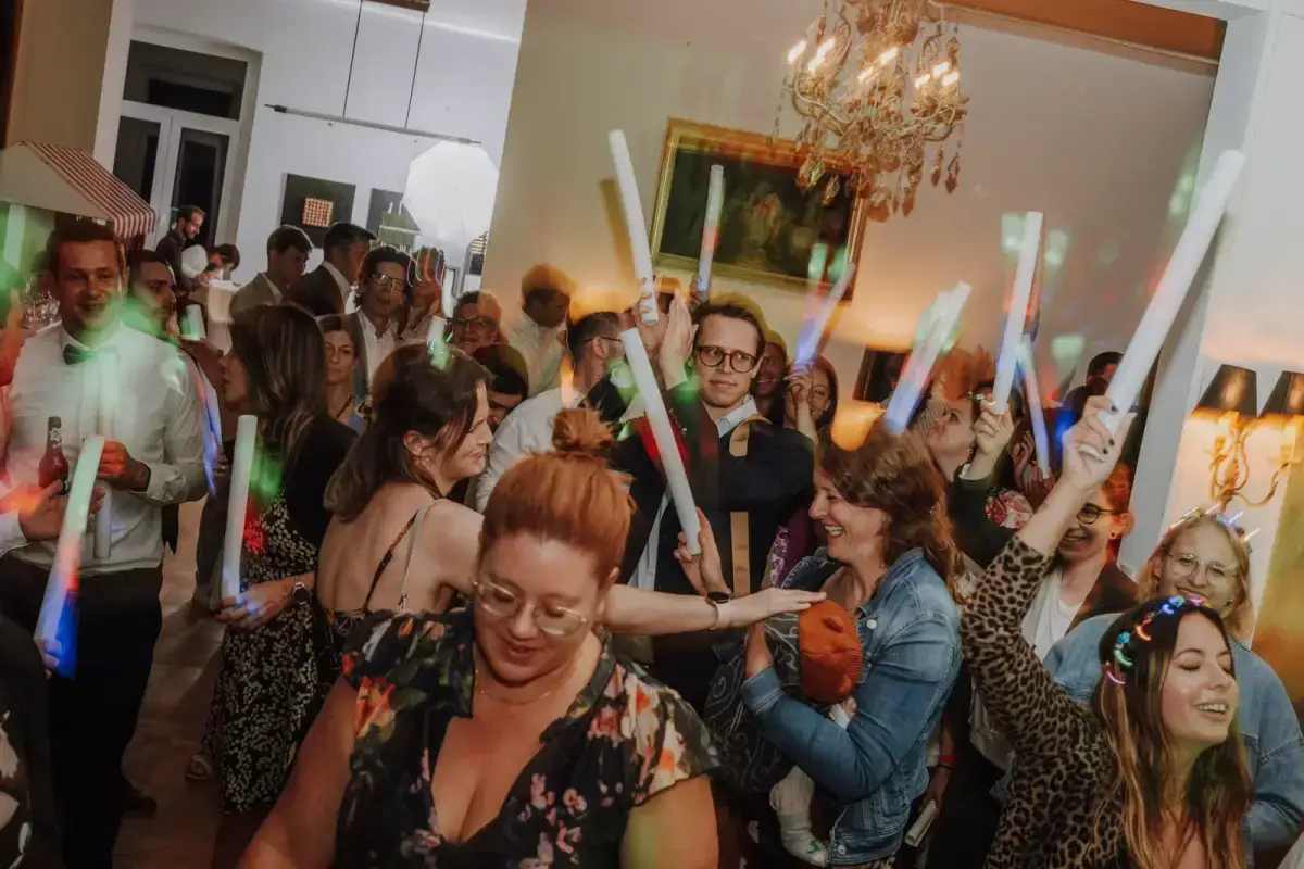 Hochzeitsparty Tanzfläche Villa Renting Nacht