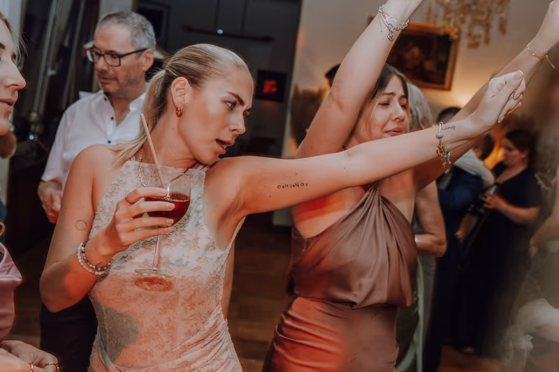 Bar mit Pfälzer Sekt und Wein — Getränkepauschale Hochzeit Villa Renting Eisenberg