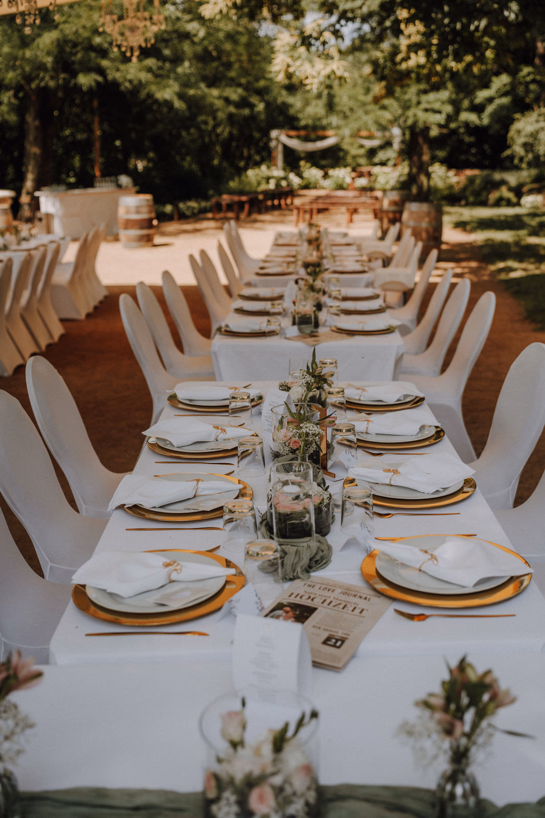 Überdachter Außenbereich Kronleuchter Hochzeitsdinner Villa Renting Pfalz Darmstadt Paare