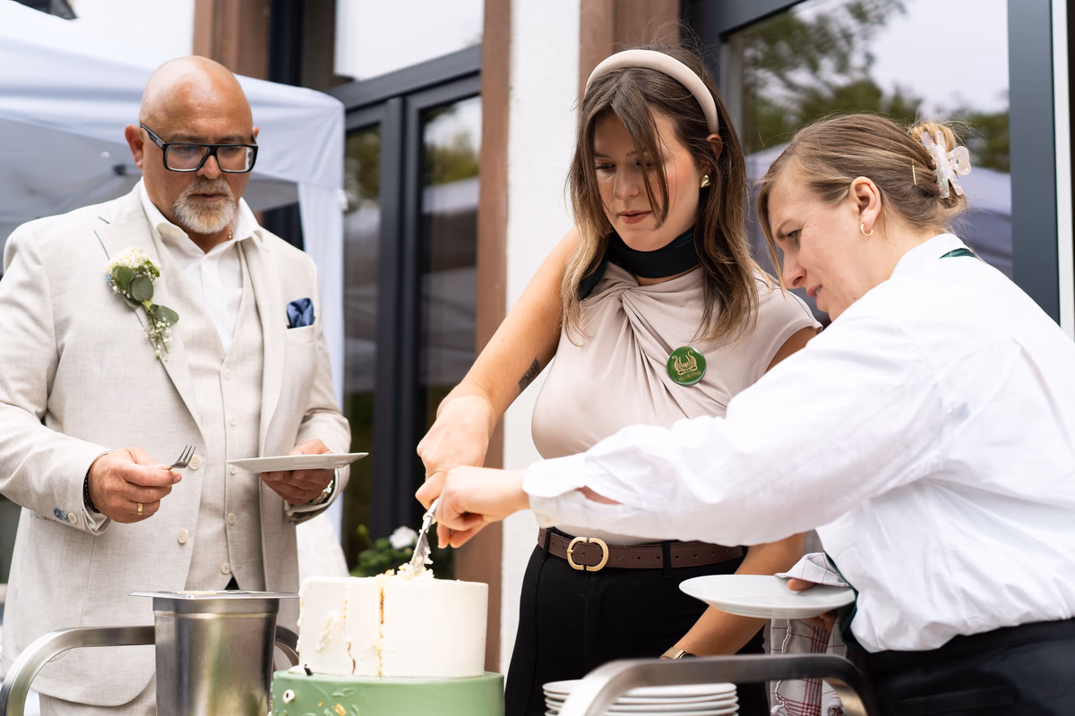 Service bei einer Hochzeit in der Villa Renting Eisenberg Pfalz