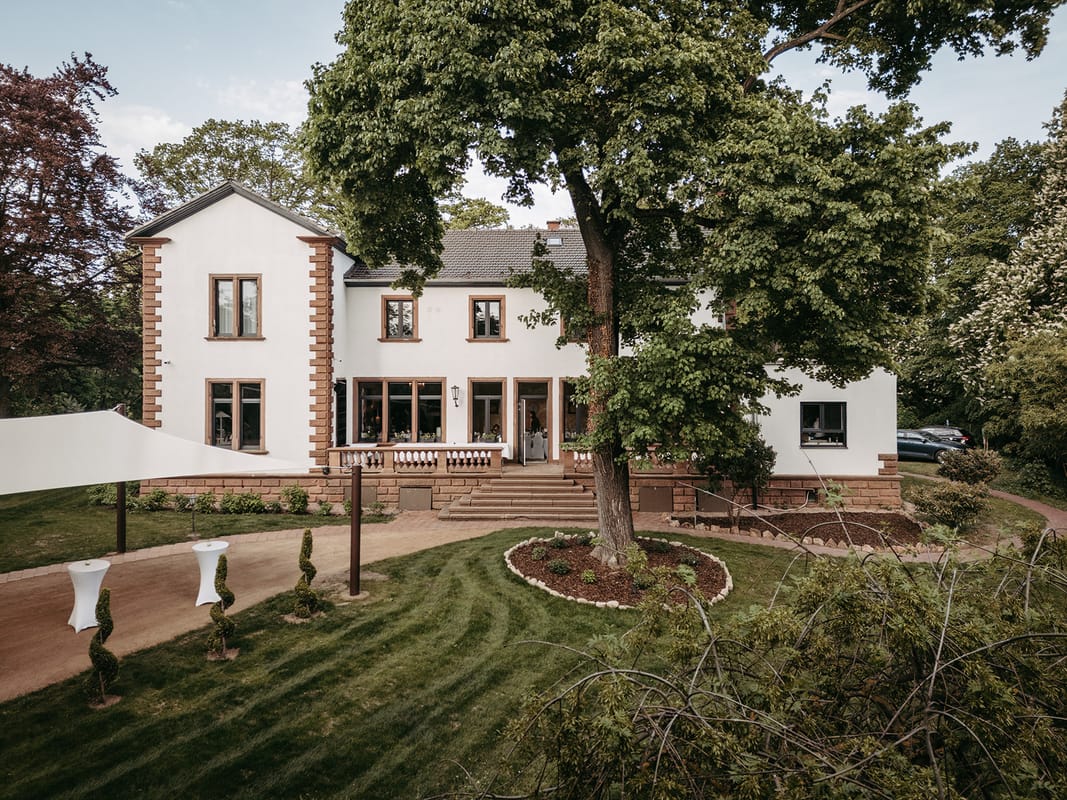 Villa Renting Frontalansicht